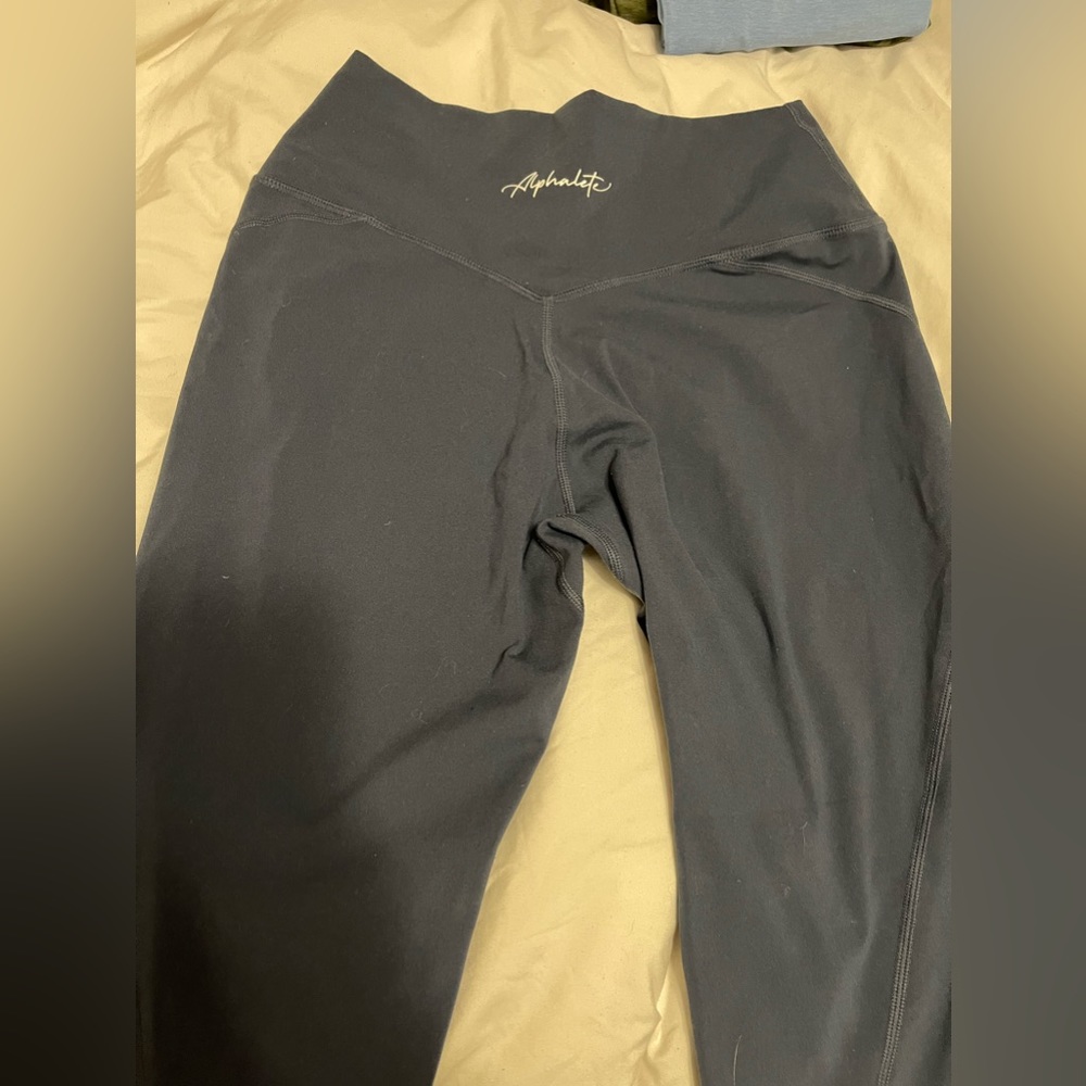 Surface power legging